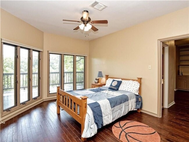 Building Photo - 205 Capri