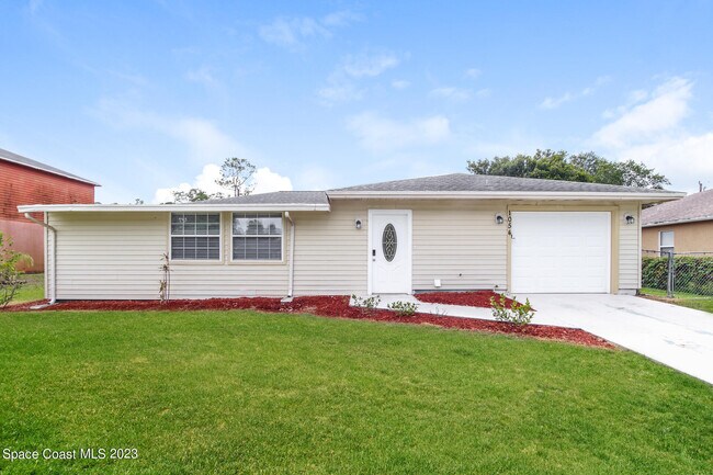 Primary Photo - 1054 Fairplay Ave NW