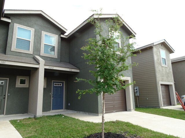 Building Photo - 7042 Lakeview Dr.