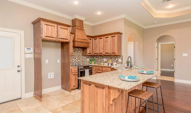 Building Photo - 315 Hill Ridge Dr