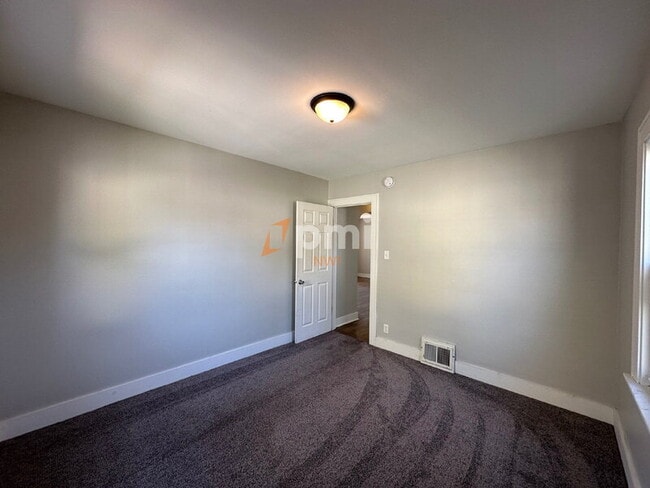Building Photo - 7414 Tapper Ave