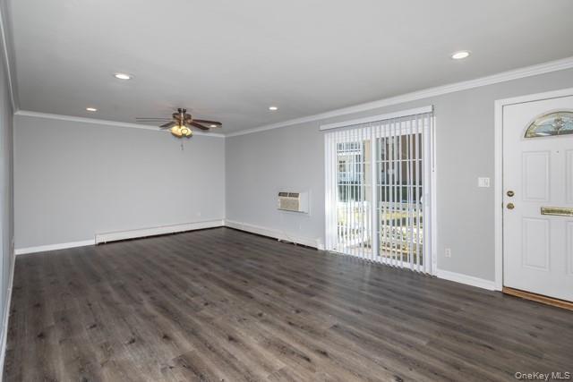 Building Photo - 65 Friendly Ct