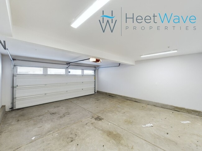 Building Photo - REZKO - E Street