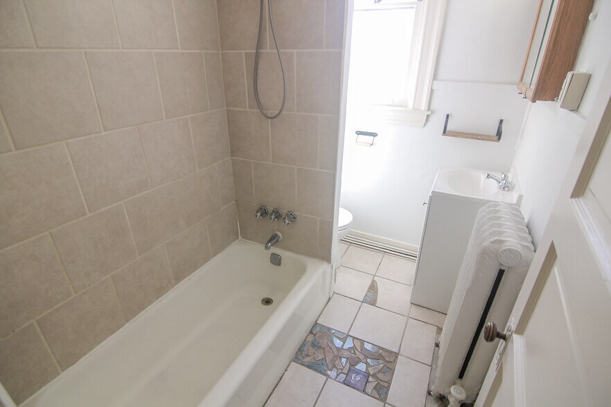 Building Photo - 299 West St