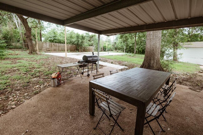 Building Photo - 1824 N 12th St