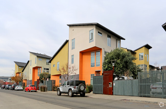 Primary Photo - West End Commons