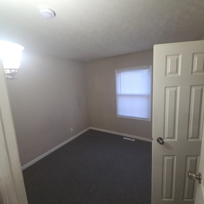 Building Photo - 7502 Valley Rd