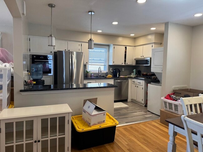 Building Photo - 54 Brighton Ave