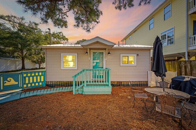 Building Photo - 347 Seabreeze Dr