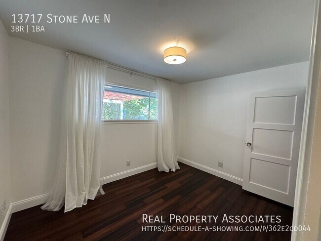 Building Photo - 13717 Stone Ave N