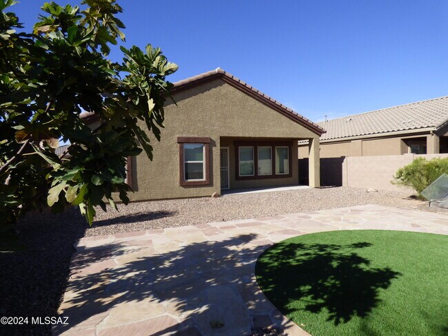 Building Photo - 10208 N Crooked Peak Trail