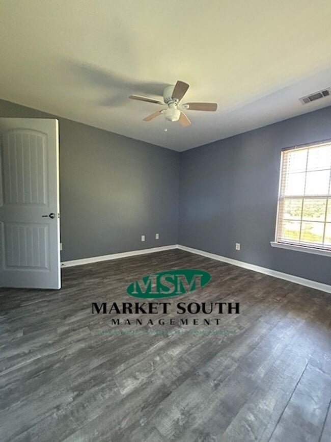 Building Photo - Waverly Subdivision