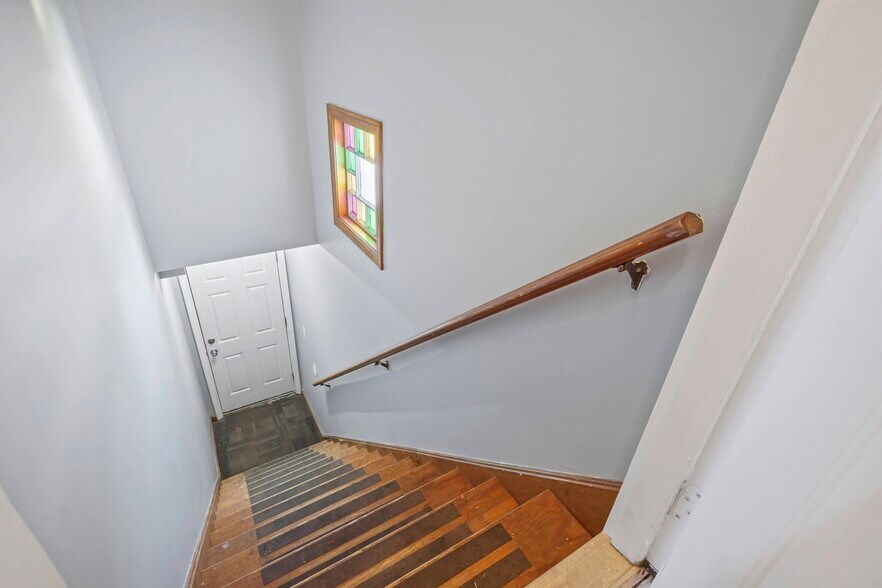 Building Photo - 372 Broadway