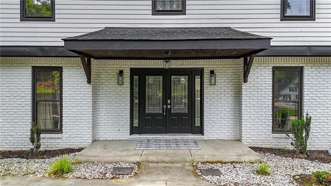 Building Photo - 3270 Brookview Dr