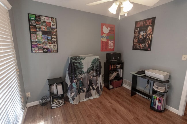 Building Photo - 106 Grn Mdws Rd