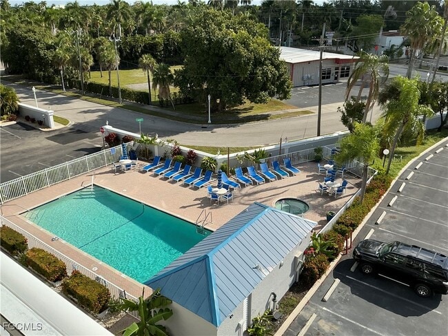 Building Photo - 2885 Palm Beach Blvd