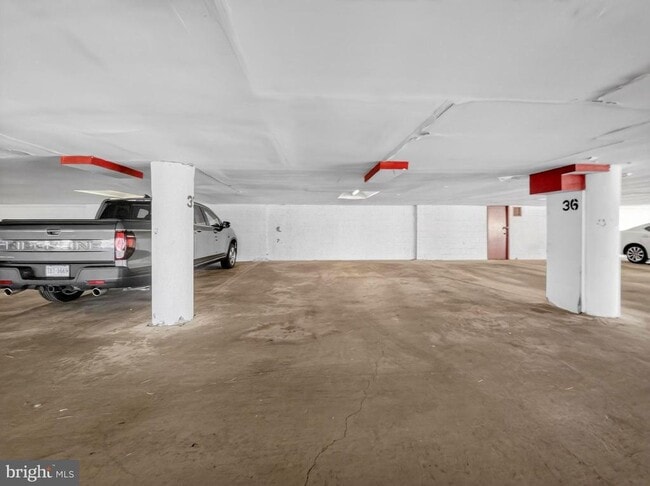 Building Photo - 7680 Tremayne Pl