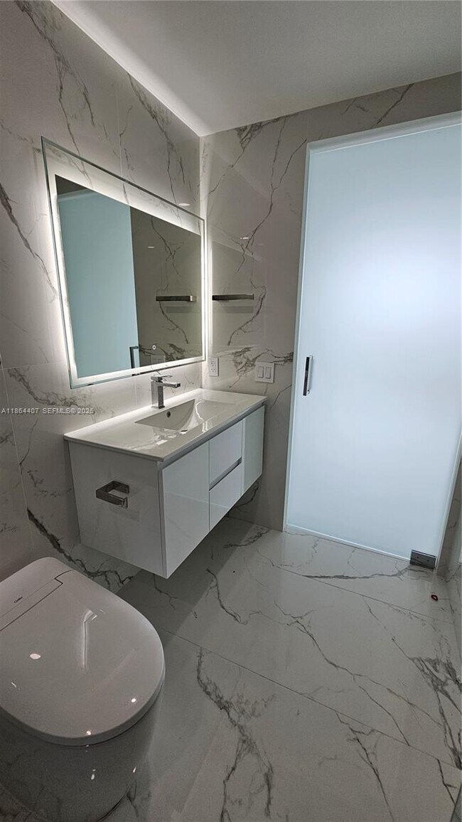 Building Photo - 1861 NW N River Dr