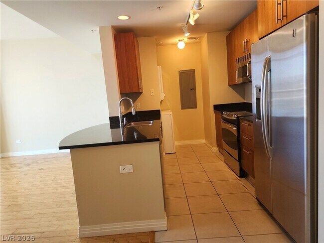 Building Photo - 200 W Sahara Ave