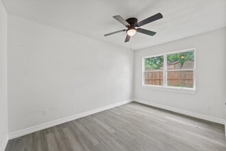 Building Photo - 1615 Hiller St