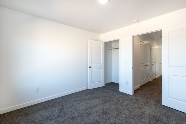 Building Photo - Townhome in Long Valley Community