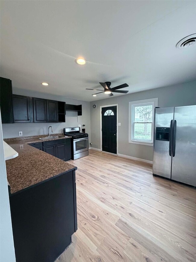 Building Photo - 705 St Martin Dr