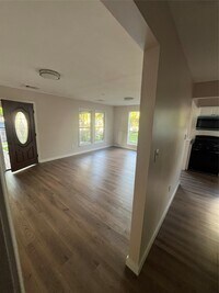 Building Photo - 222 E Adoue Ave