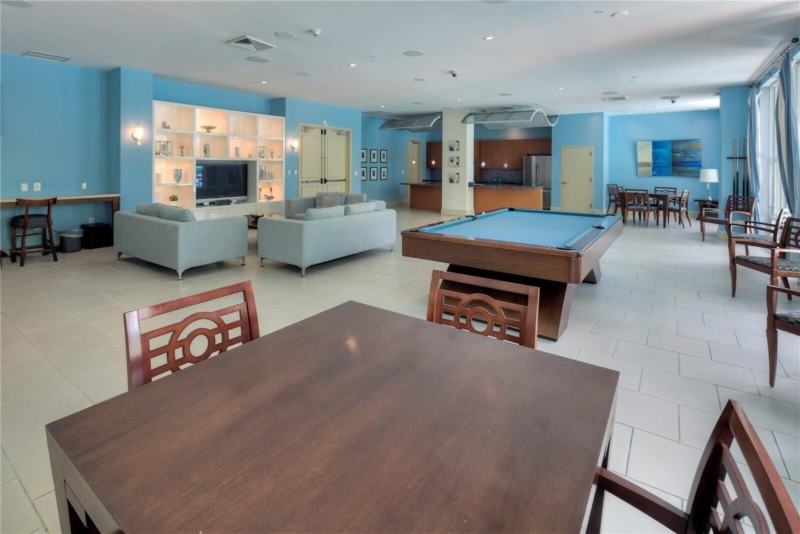 Club Room - 2001 Biscayne Blvd