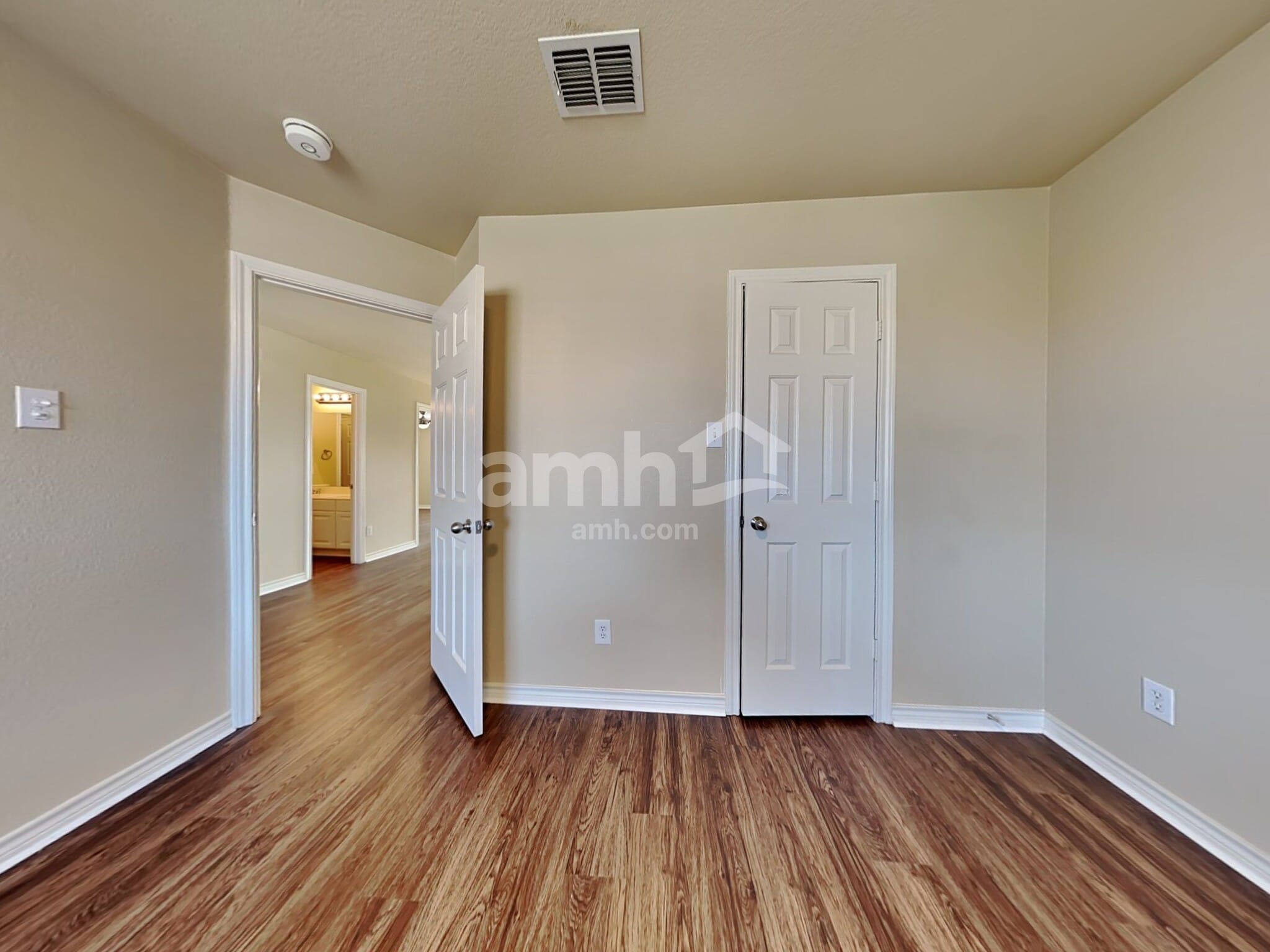 Building Photo - 1703 Chadwick Dr