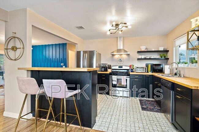 Building Photo - 2525 N Cerritos Rd