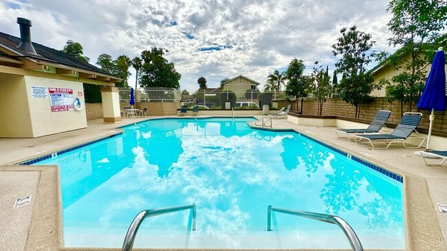 Building Photo - Charming, Single-Story Home, Spacious Backyard, Minutes to Everything, in Whelan Ranch Community ...