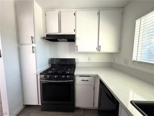 Building Photo - 7311 Girard Dr