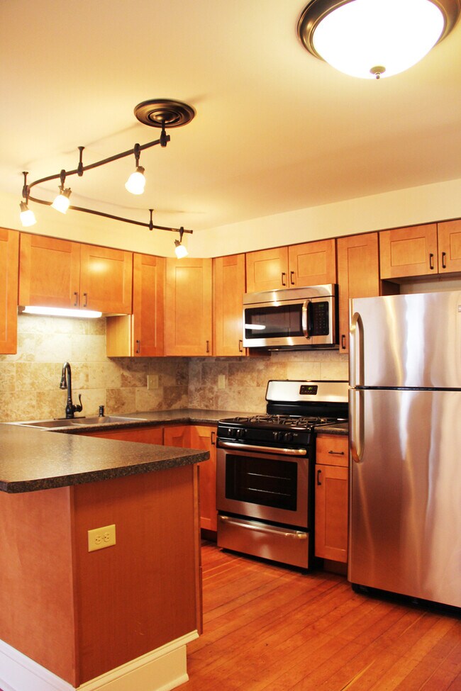 Building Photo - 48 N Champlain St