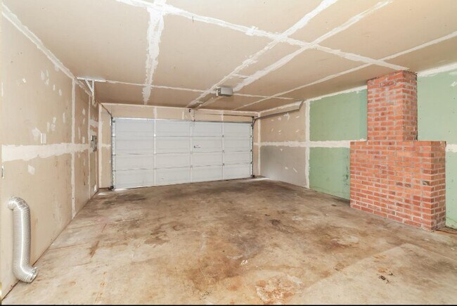 Building Photo - 209 Bart Ave