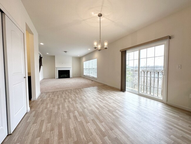 Building Photo - 4 bed 2 Bath Home in Parkway West