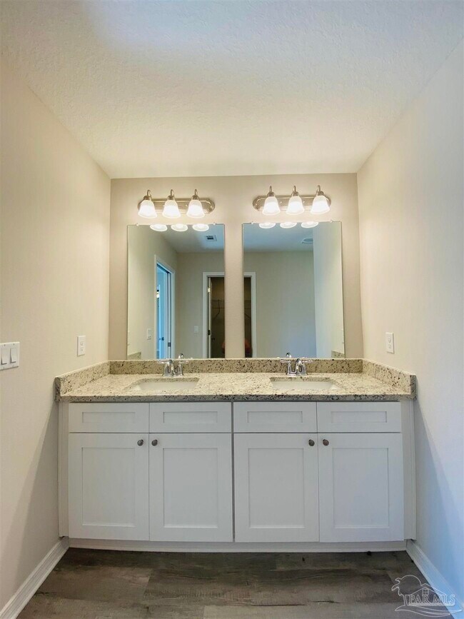 Building Photo - 2884 N 24th Ave