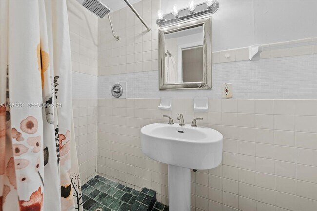 Building Photo - 1211 Pennsylvania Ave