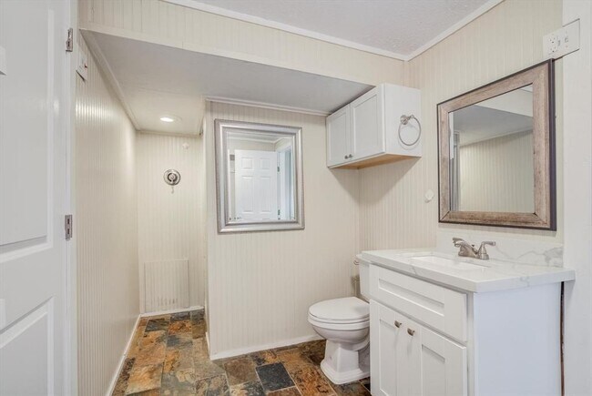 Building Photo - 1099 Redfish St