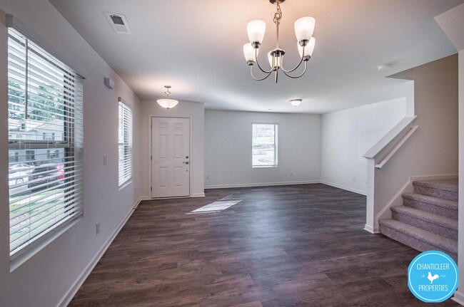 Building Photo - 8 Rochambeau Ct