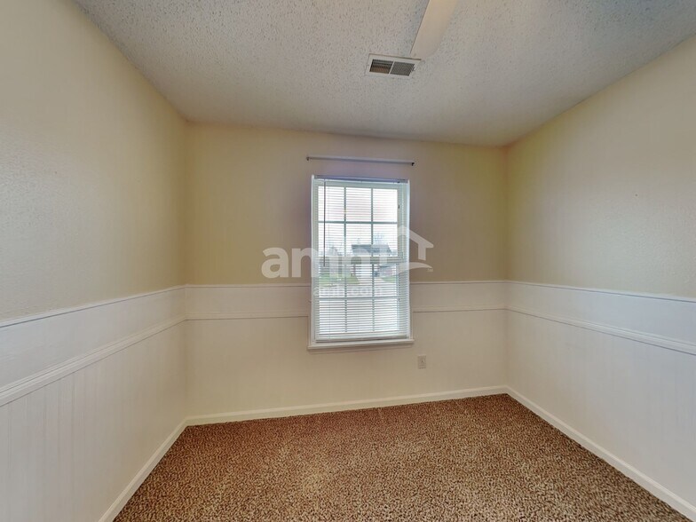 Building Photo - 11988 Cat Tail Ct