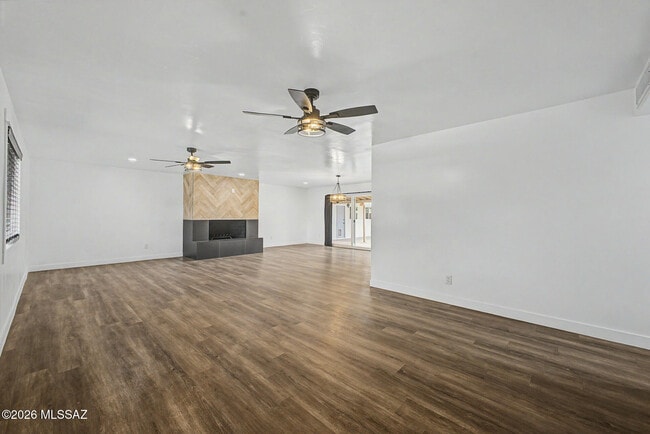Building Photo - 2625 W Oregon St