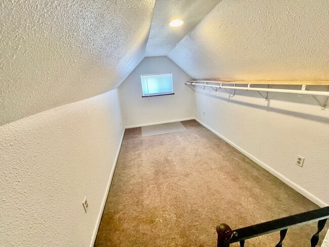 Building Photo - 3 Bed 1 Bath- Pittsburgh PA