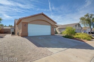 Building Photo - ** COMING SOON ** AMAZING SINGLE STORY HOME IN HENDERSON WITH DETACHED CASITA NO HOA & HOME COMES...