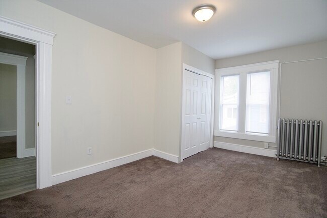 Building Photo - 58 Howes St