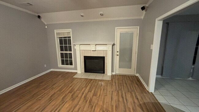 Living rooom - 13 Elk Horn Ln