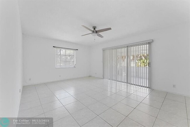 Building Photo - 9089 Thunderbird Dr