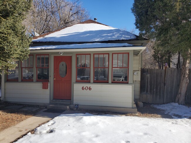 Building Photo - Aug. 1st move in.  Stunning 2 bedroom Home...