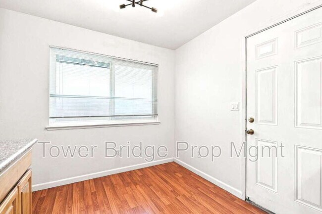Building Photo - 3414 6th Ave