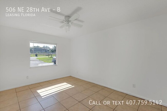 Building Photo - 506 NE 28th Ave