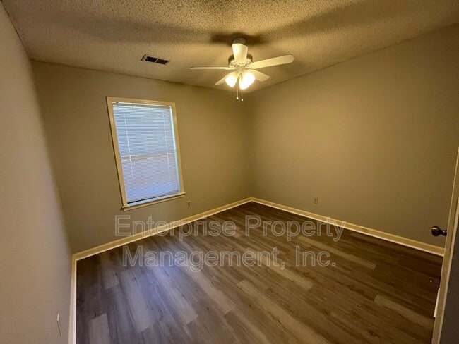 Building Photo - 5429 Craigmont Dr